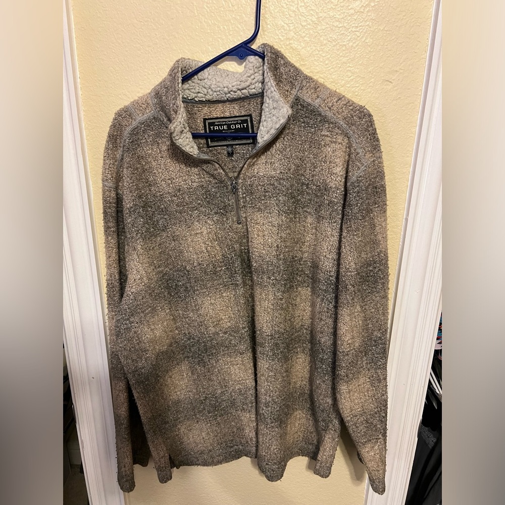 True Grit quarter zip pull over